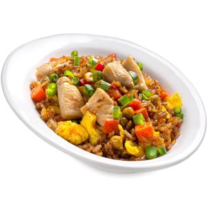 Жареные рис с курицей и овощами